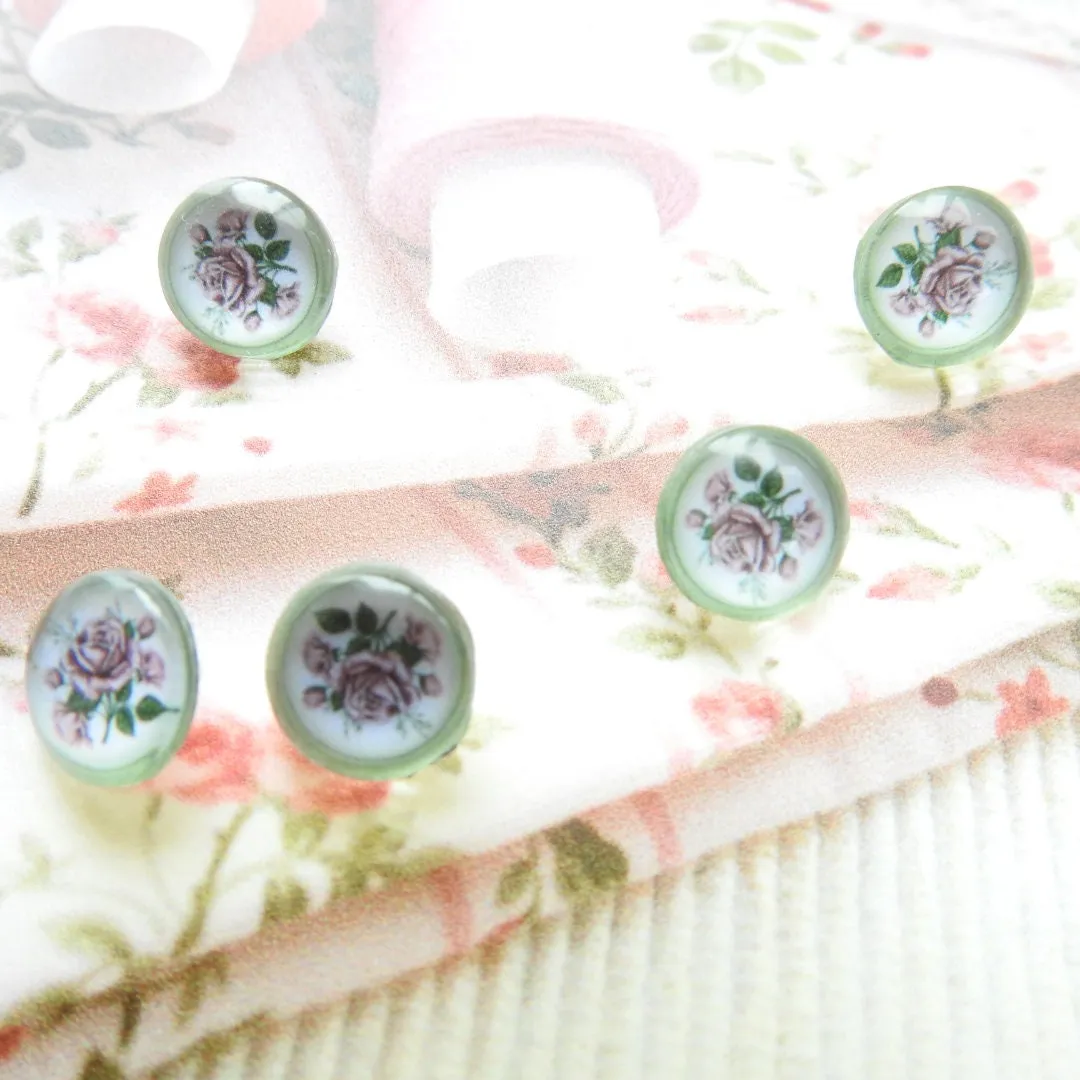 Round-shaped flower buttons